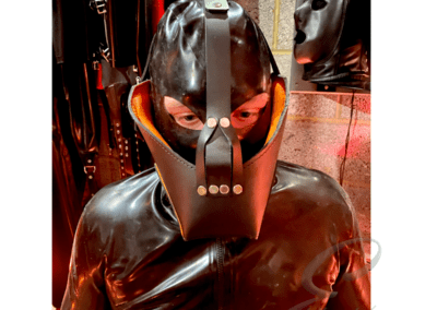 enfettered muzzle front